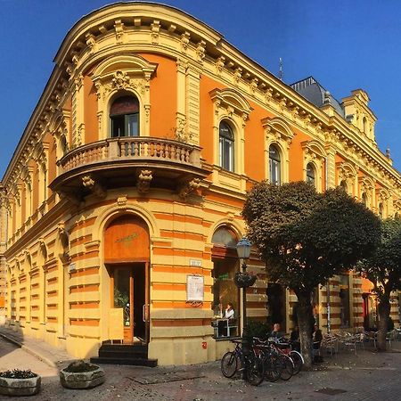 Napartman Pécs Buitenkant foto