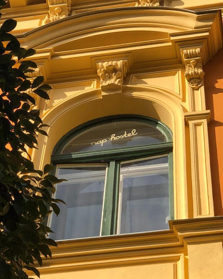 Napartman Pécs Buitenkant foto