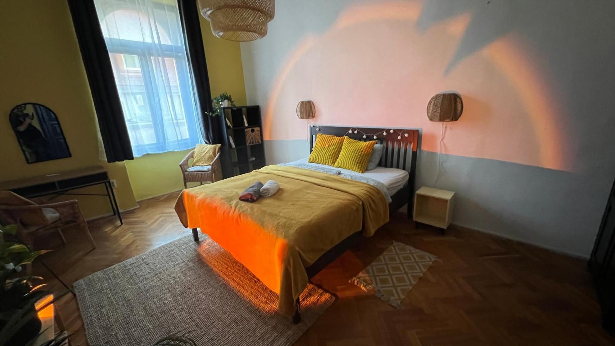 Napartman Pécs Buitenkant foto