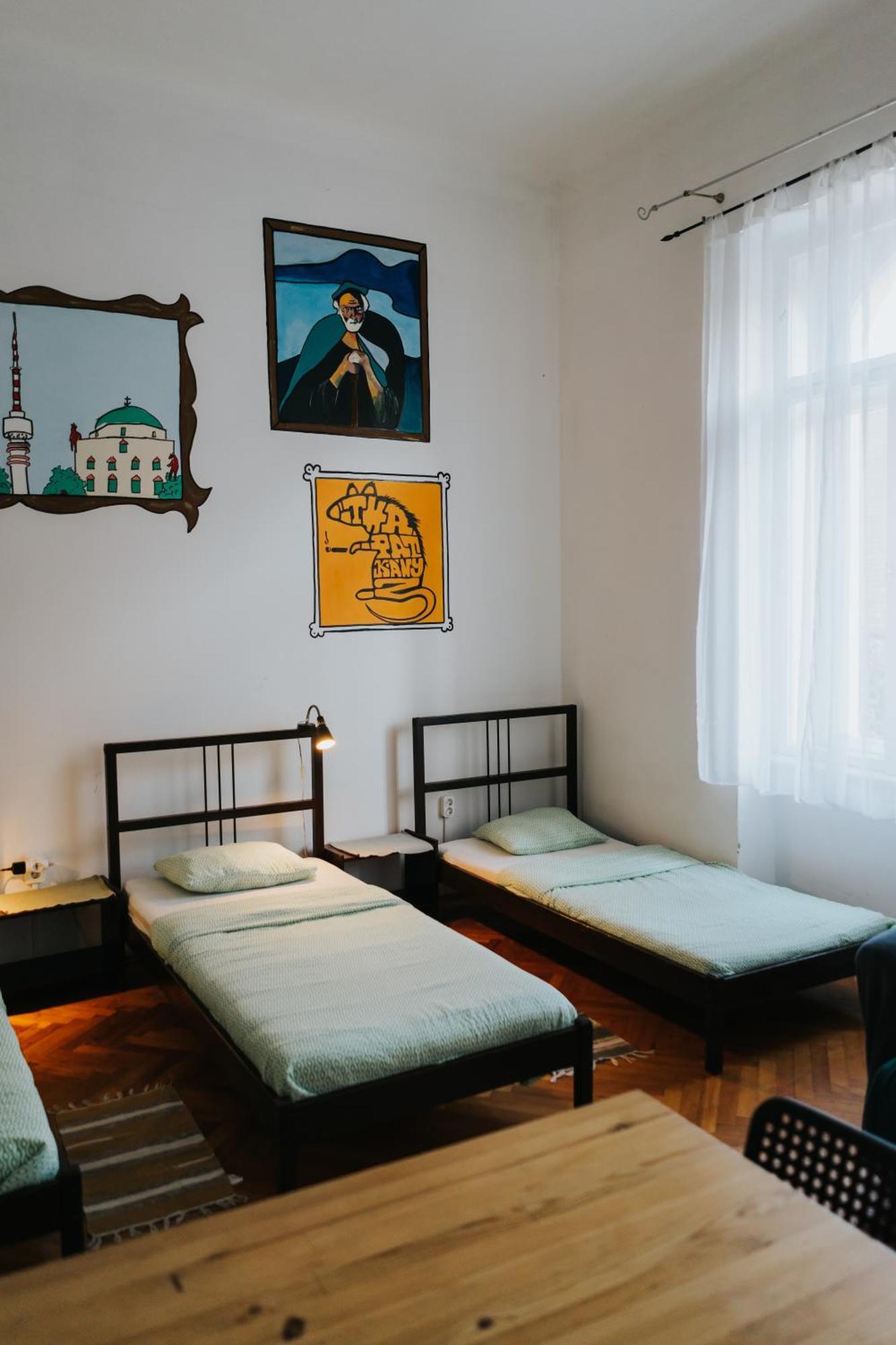Napartman Pécs Buitenkant foto